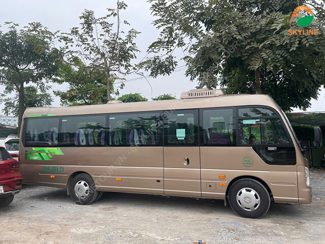 cho-thue-xe-29-cho-hyundai-county-tai-ha-noi-2
