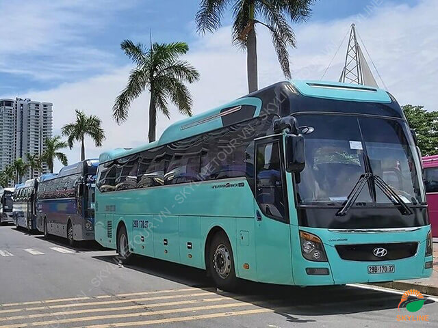 Cho thuê xe 45 chỗ Huyndai Universe tại Hà Nội