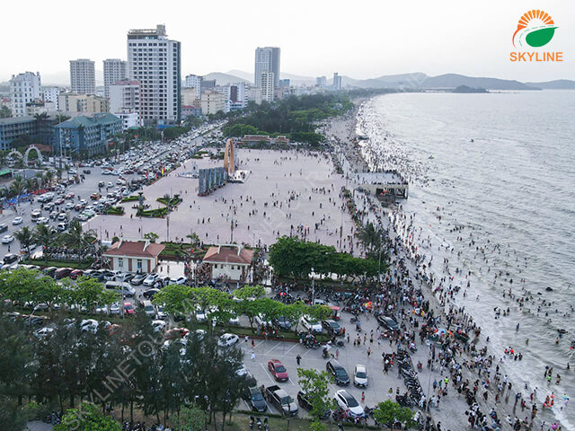 cho-thue-xe-29-cho-ha-noi-cua-lo-4