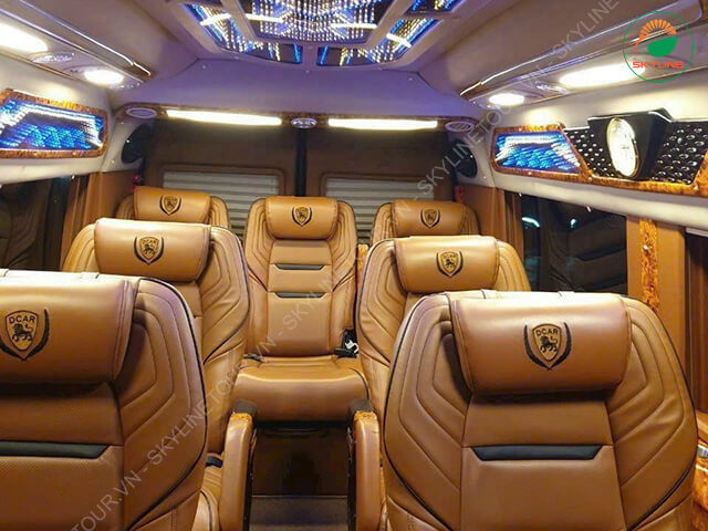 Nội thất xe Limousine 9 chỗ hạng sang đi chùa Địa Tạng Phi Lai Tự