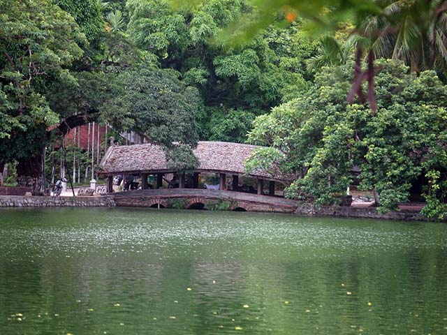 Cầu Nhật Tiên chùa Thầy Sài Sơn Quốc Oai Hà Nội