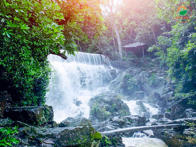 khu-du-lich-khoang-xanh-suoi-tien