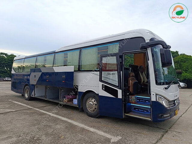 Hầm đựng đồ xe 45 chỗ đi Yên Tử rất rộng